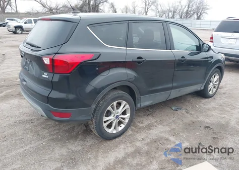 2019 Ford Escape Se z USA, uszkodzony, nr VIN 1FMCU9GD9KUA64270